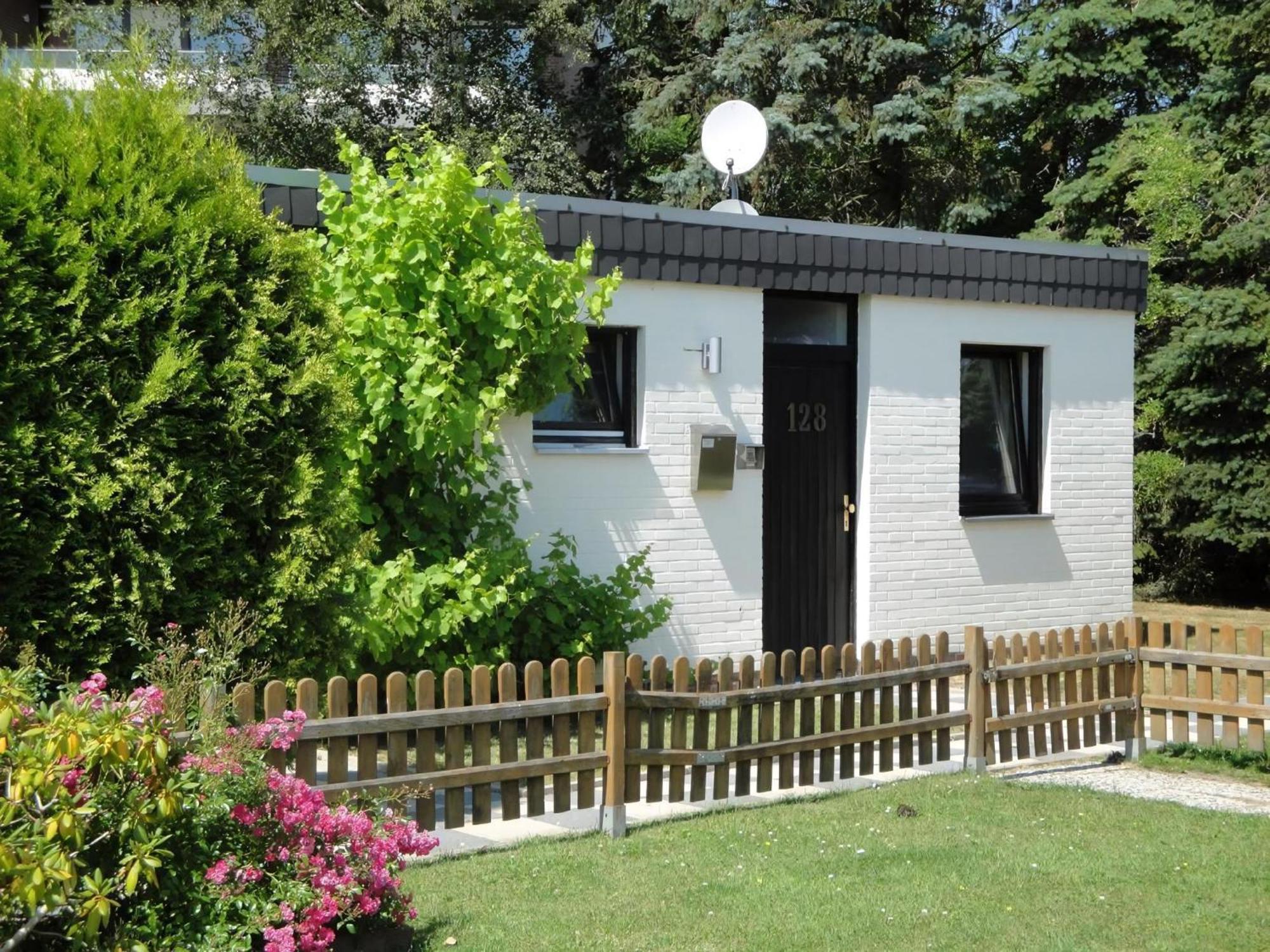 Schoenes Ferienhaus In Tossens Mit Schoenem Garten Butjadingen Buitenkant foto
