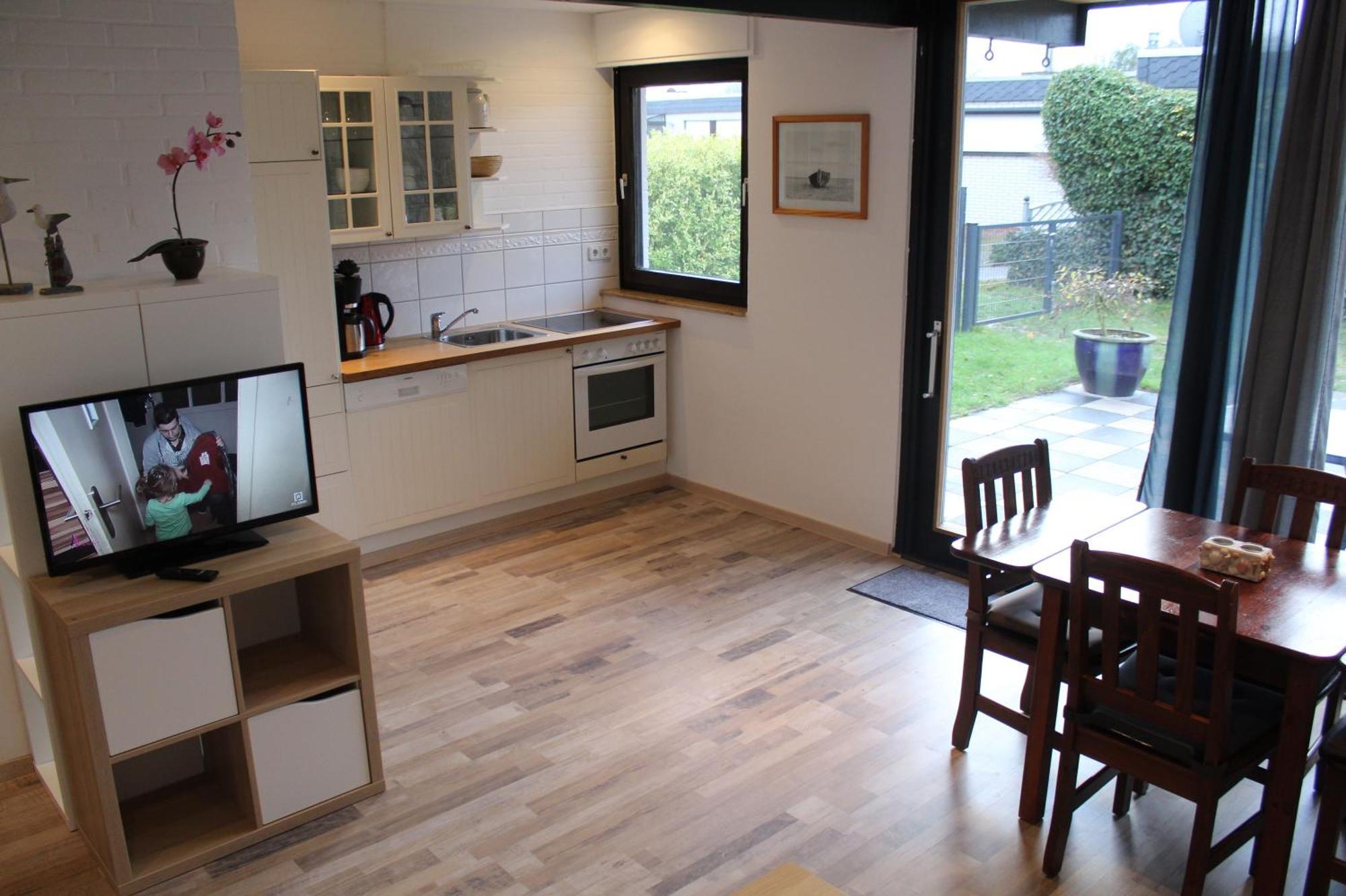 Schoenes Ferienhaus In Tossens Mit Schoenem Garten Butjadingen Buitenkant foto